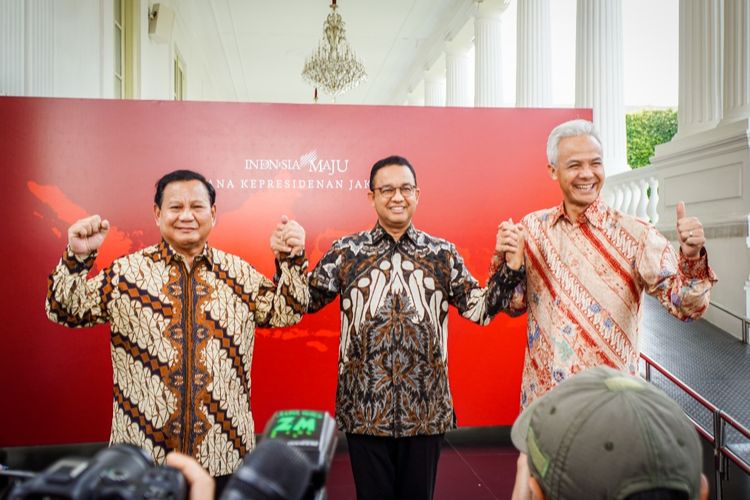 Tiga bakal capres, Prabowo Subianto, Ganjar Pranowo dan Anies Baswedan usai makan siang bersama Presiden Joko Widodo di Istana Merdeka, Jakarta, Senin (30/10/2023).