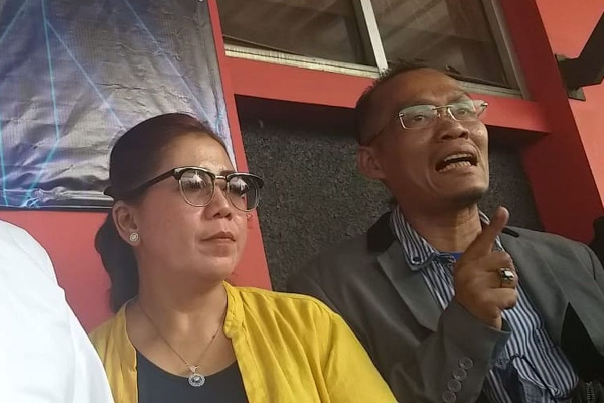 Ibunda Kriss Hatta Tutty Suratinah didampingi tim kuasa hukum di LP Cipinang, Jakarta Timur, Selasa (8/10/2019).