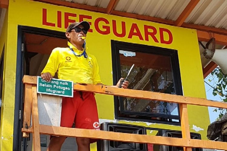 Life guard atau pengawas pantai Ancol. (Dokumen Pengelola Ancol) 