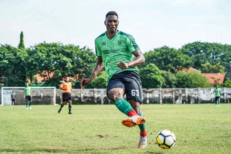 Penyerang asing Persebaya Surabaya, Amido Balde.