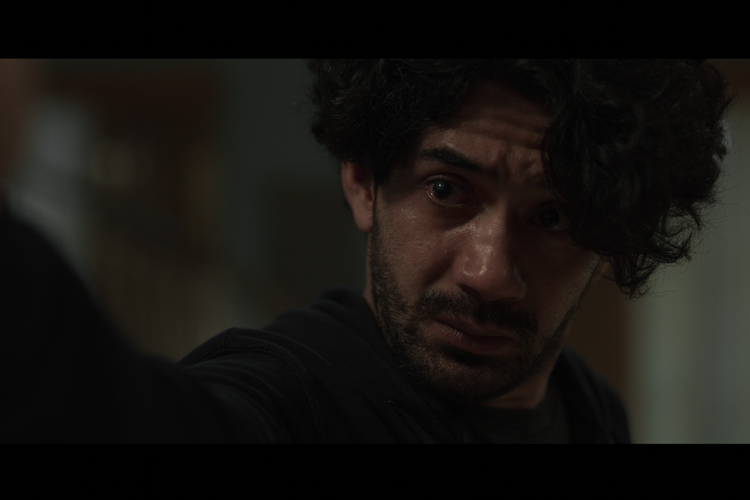 Aktor Reza Rahadian dalam film Berbalas Kejam karya sutradara Teddy Soeriaatmadja.