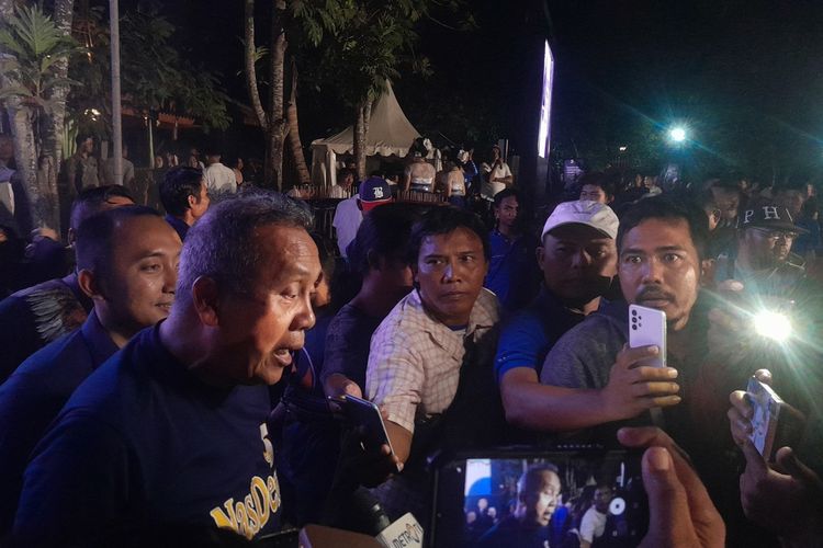 Ketua DPW Partai Nasdem Jawa Barat Saan Mustopa usai Konsolidasi Pemenangan Pemilu 2024 Dapil Jabar 7 di Karawang, Jawa Barat, Minggu (22/10/2023) malam.