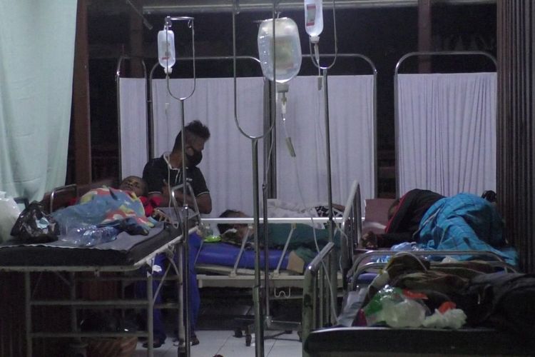 Korban dugaan keracunan saat nenjalani perawatan di RSMM Charitas, Sabtu (27/2/2021).