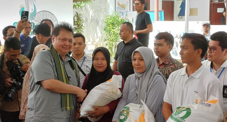 Airlangga Minta Warga Penerima Bansos Berterima Kasih ke Jokowi