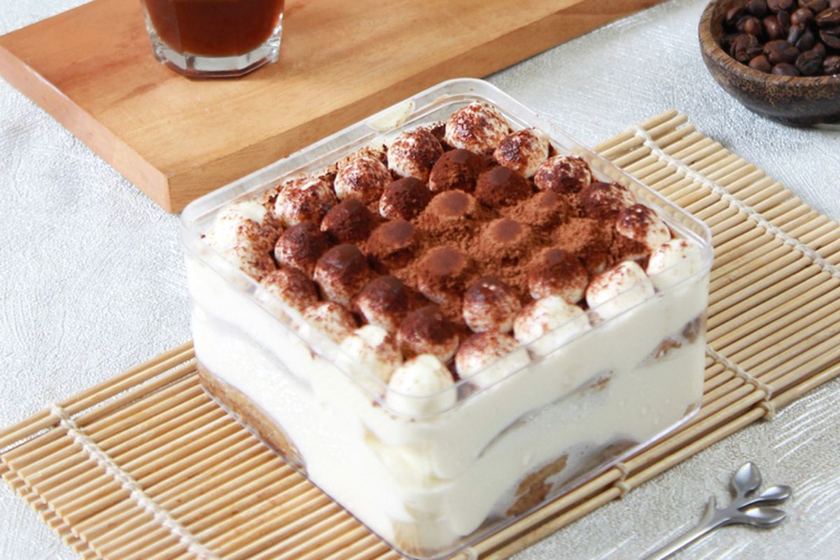 Cara membuat tiramisu dessert box rumahan yang sederhana. 