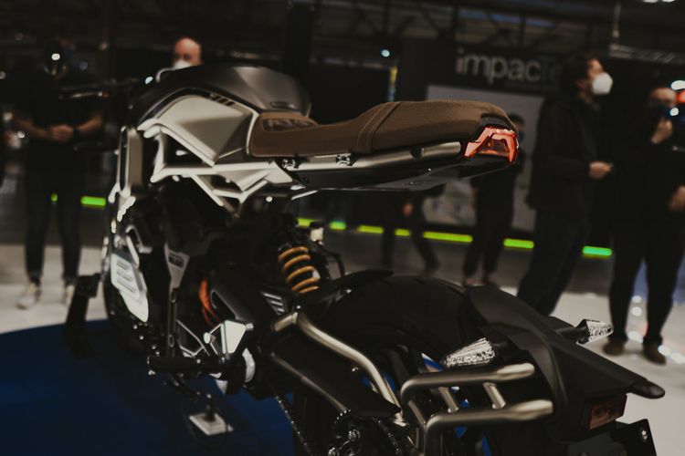 Ovaobike CR-21menggebrak lantai EICMA, Milan 2021 