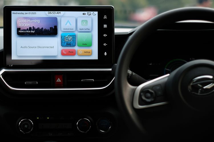 Test drive Daihatsu Rocky e-Smart Hybrid