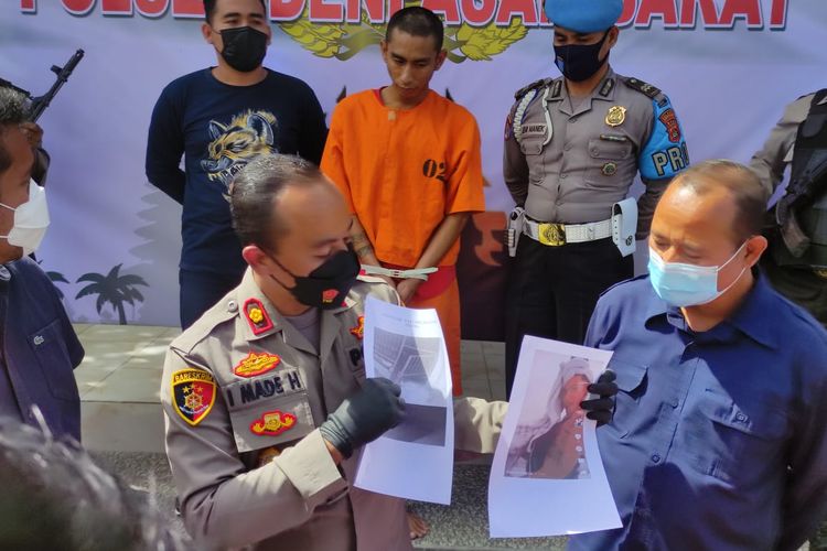 Kepala Polisi Sektor (Polsek) Denpasar Barat, Kompol I Made Hendra Agustina, saat menunjukkan potret tangkapan layar akun Tiktok milik GT di Kantor Polsek Denpasar Barat, Bali, pada Senin (8/8/2022)./Istimewa