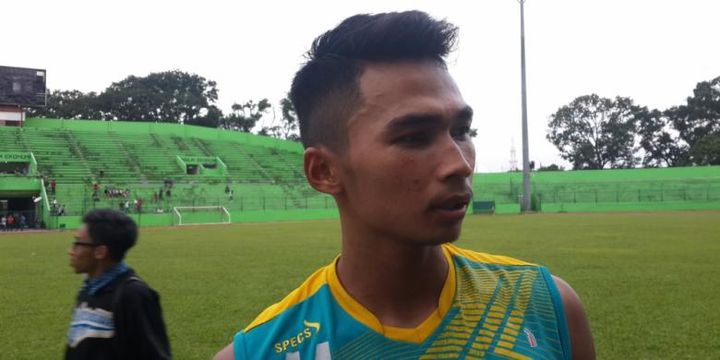 Pemain belakang Arema FC Bagas Adi Nugroho usai menjalani latihan di Stadion Gajayana, Kota Malang, Rabu (8/3/2017)