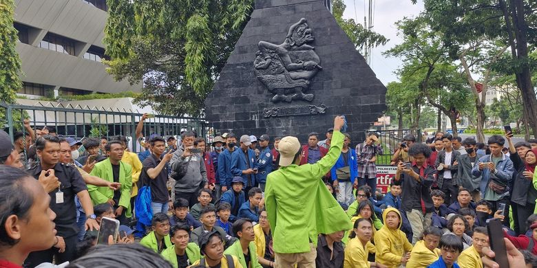 Berita Harian Demo Terbaru Hari Ini - Kompas.com