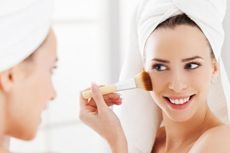6 Kesalahan Memakai Make Up yang Membuat Wajah Tampak Lebih Tua