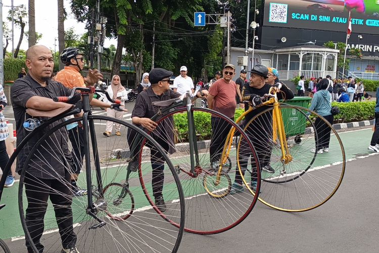 Replika Sepeda Penny Farthing Era 1870-an di CFD Jakarta Ternyata Buatan Indonesia