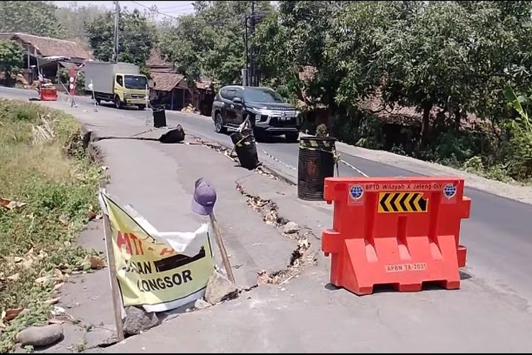 Evaluasi APBD Selesai, Perbaikan Jalan Ambles Kaliwungu-Boja Ditarget Rampung 2026