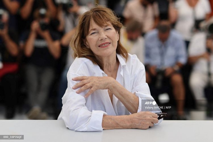 Aktris dan penyanyi Jane Birkin memperkenalkan filmnya Jane par Charlotte (Jane by Charlotte) di Festival Film Cannes ke-74 yang digelar di Cannes, Perancis, pada 8 Juli 2021. 