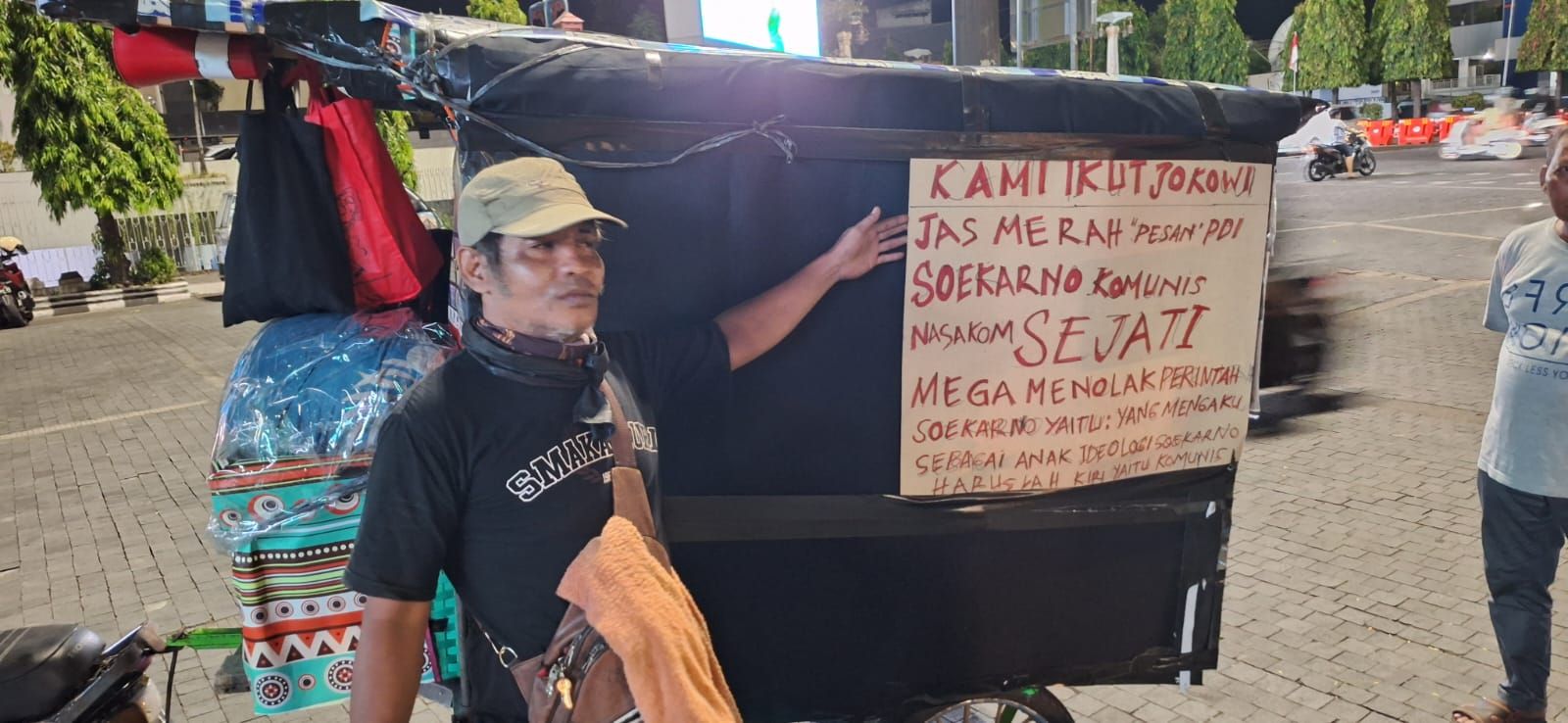 Pria Mengaku Loyalis Jokowi Datangi Balai Kota Solo, Mengaku Orang Magelang dan Sempat Ditemui Wakil Wali Kota Teguh