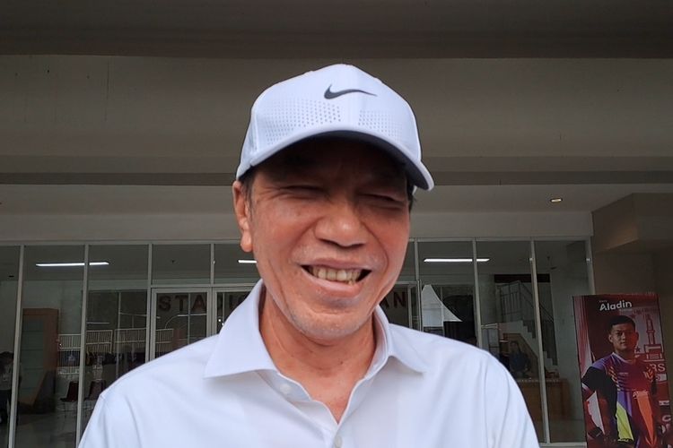 Presiden ke-7 Republik Indonesia, Joko Widodo (Jokowi), seusai menonton pertandingan Persis Solo melawan Madura United di Stadion Manahan, Kota Solo, Jumat (13/2/2026) sore.