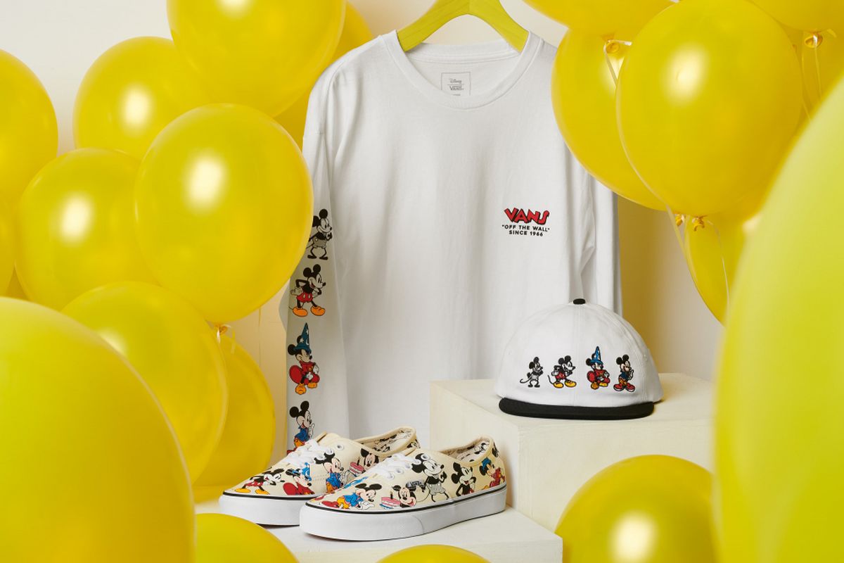 Harga vans mickey mouse on sale 2018