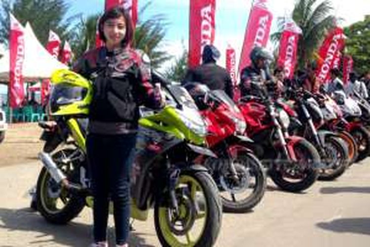 Istiqomatus Saadah, Lady Biker komunitas Honda CBR asal Semarang, Jawa Tengah.