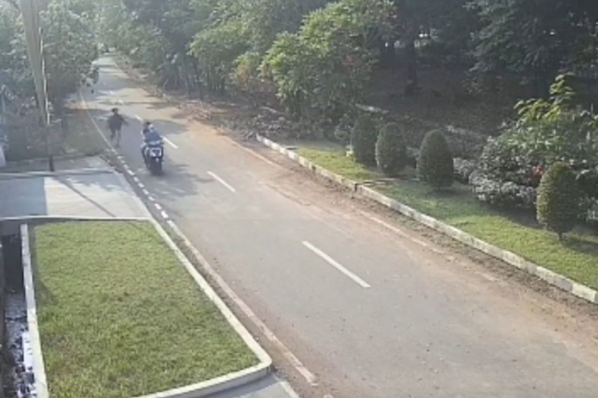 Aksi penjambretan terjadi di Jalan Kayu Putih III, Kelurahan Kayu Putih, Kecamatan Pulogadung, Jakarta Timur, pada Rabu (13/10/2021) lalu.