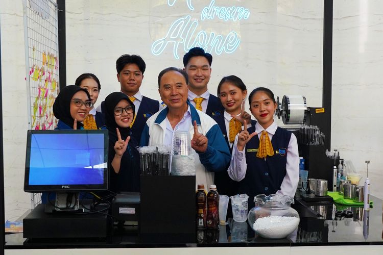 Mahasiswa UBM Uji Ilmu Hospitality lewat Produk Minuman Siap Jual
