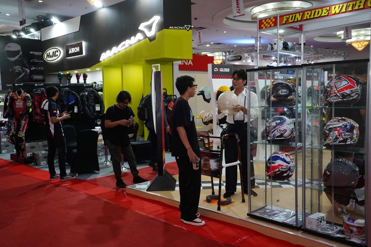 Pameran otomotif Indonesia Motorcycle Helmets Apparel Accessories Exhibition (IMHAX)