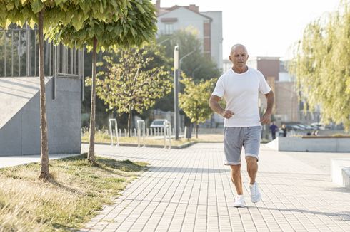 Berjalan 500 Langkah Lebih Tiap Hari di Usia 70 Bikin Umur Panjang