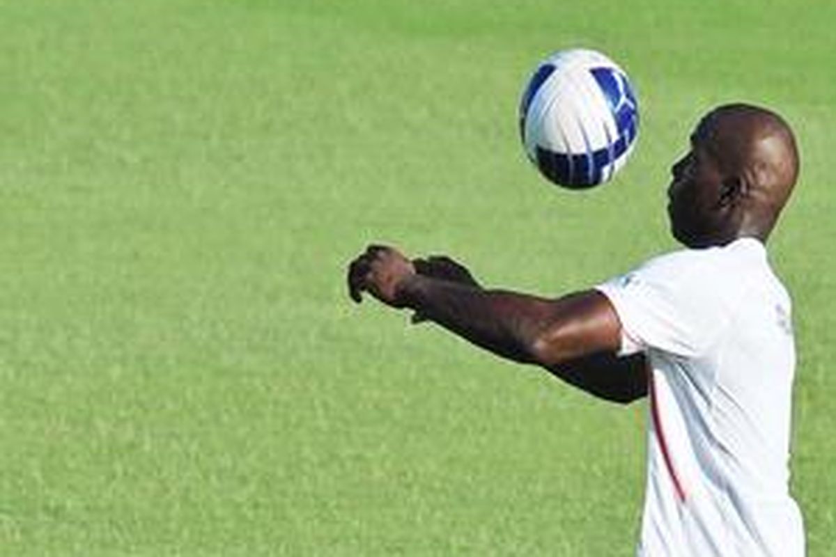 Mario Balotelli saat sedang berlatih bersama tim nasional Italia, 8 Agustus 2010 menjelang duel persahabatan lawan Pantai Gading.