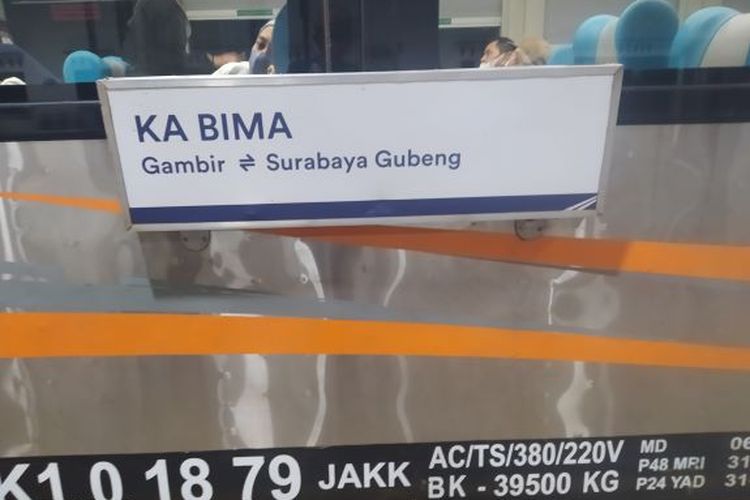 Ilustrasi KA (Kereta Api) Bima jurusan Jakarta (Gambir) - Surabaya (Surabaya Gubeng) pp.
