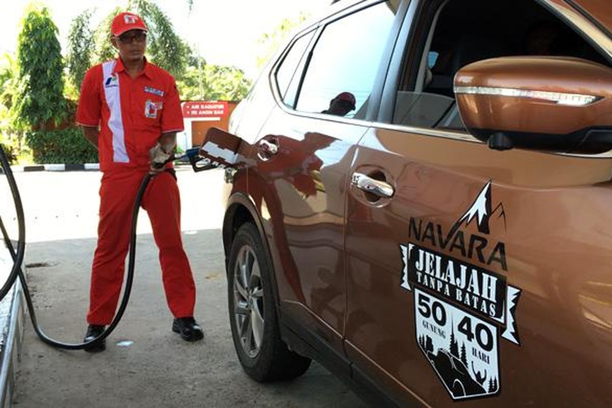 Meski melalui ribuan kilometer, pasokan Pertamina Dex tetap terjaga untuk Navara.