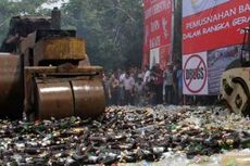 Berusaha Kabur, Kapal Bermuatan 12.000 Botol Miras Diberondong Tembakan dari Helikopter