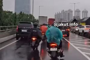 Macet Parah Imbas Banjir di Sunter, Motor Boleh Lewat Tol Dalam Kota