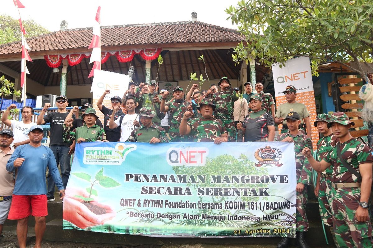 Qnet bersama Kodim 1611/Badung dan LPMD Denpasar menggelar program Bina Lingkungan Hidup Tahun 2024 dengan penanaman mangrove.