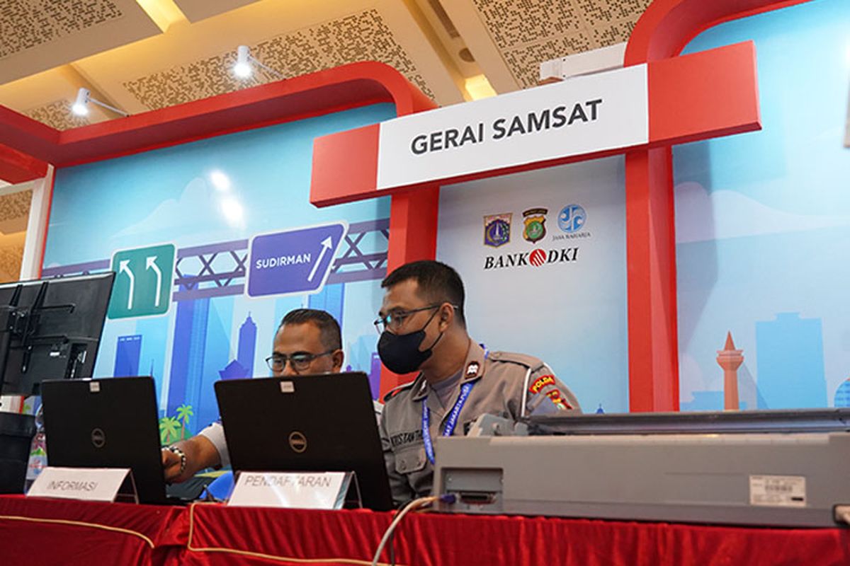 Bapenda DKI Jakarta mendirikan Gerai Samsat PRJ sebagai layanan bagi masyarakat yang ingin melakukan pembayaran pajak.