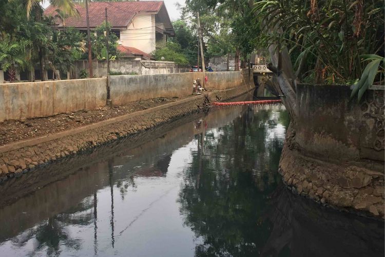 Kali Lumpur Menengok Kondisi Kali Mampang yang Dulu Jadi Tempat Mandi 