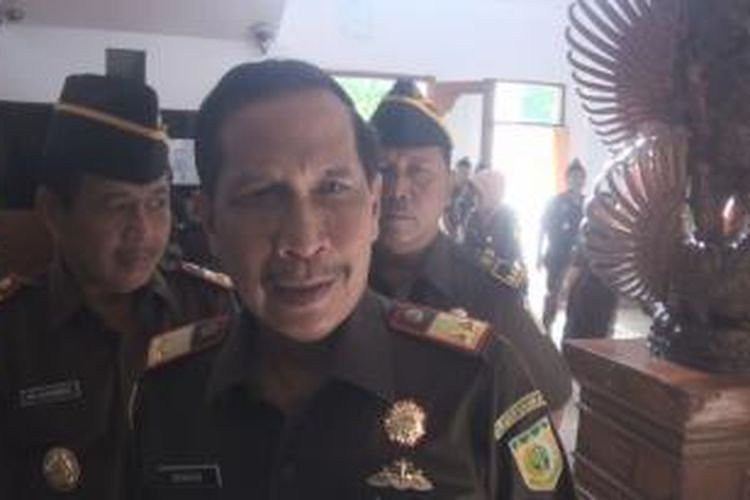 Kepala Kejati Bali, Momock Bambang Samiarso saat di kantornya