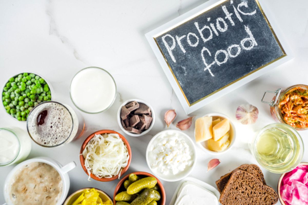 Ilustrasi makanan yang mengandung probiotik, manfaat probiotik, manfaat probiotik saat puasa. 