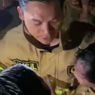 Aksi Heroik Damkar Makassar Selamatkan Balita yang Terjebak Kebakaran di Dalam Rumah