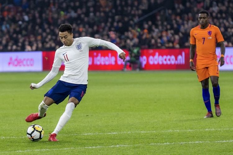 Jesse Lingard menentukan kemenangan timnas Inggris atas Belanda pada laga persahabatan di Stadion Amsterdam Arena, Jumat (23/3/2018). 