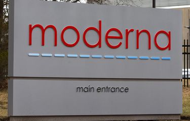 Tanda masuk ke kantor Moderna di Norwood, Massachussets, Amerika Serikat. Moderna telah melakukan uji coba vaksin corona ke manusia pada awal Maret. Foto diambil pada 25 Februari 2020.