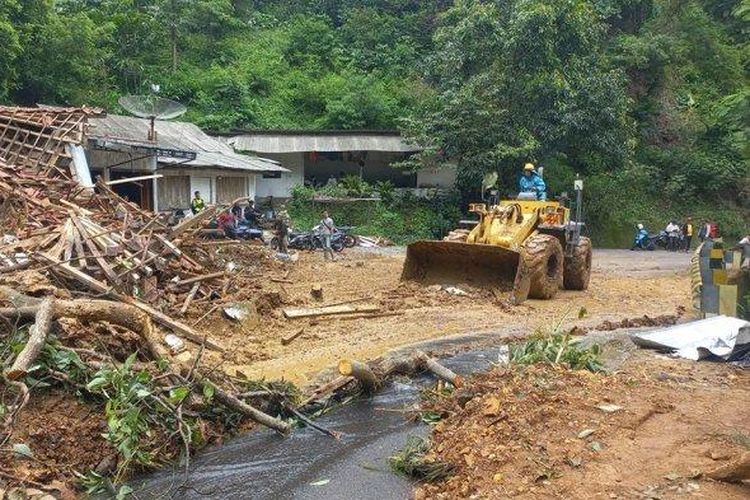 Bocah Penghafal Al Quran Itu Meninggal Tertimbun Longsor Sukabumi...