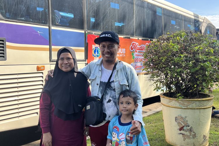 Harunya Wawan Mudik Gratis Bareng Keluarga: Biasanya Saya Naik Motor, Istri-Anak Naik Bus