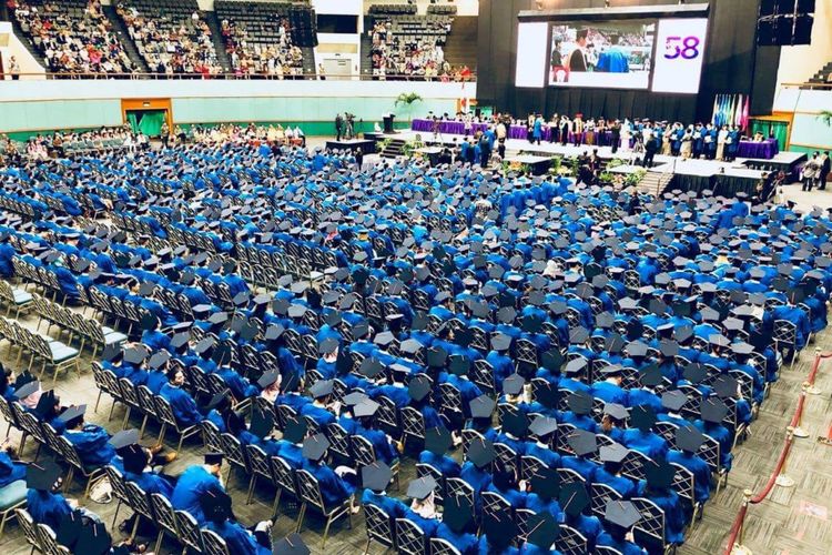 Binus mewisuda 2.443 lulusan dalam acara wisuda ke-58 tahun ini (1/8/2018) 