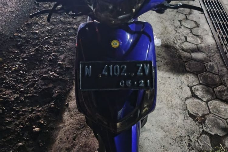 Kondisi sepeda motor Wijdan usai alami kecelakaan dengan truk di Lumajang, Jumat (30/5/2025)