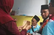 Berburu Riyal Sebelum Berangkat, Ratusan Jamaah Serbu Layanan Penukaran Uang di Asrama Haji NTB