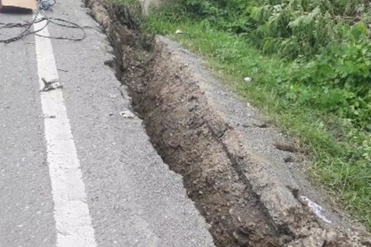 Ilustrasi tanah bergerak