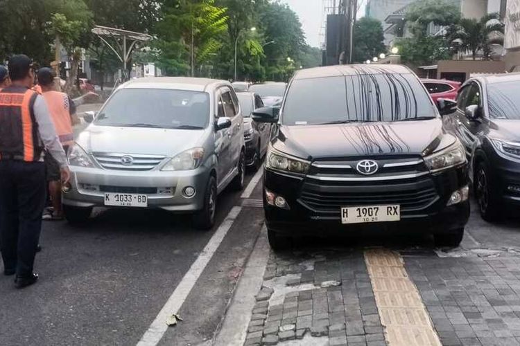 Parkir Liar di Semarang, Keluhan Warga, dan Penindakannya...
