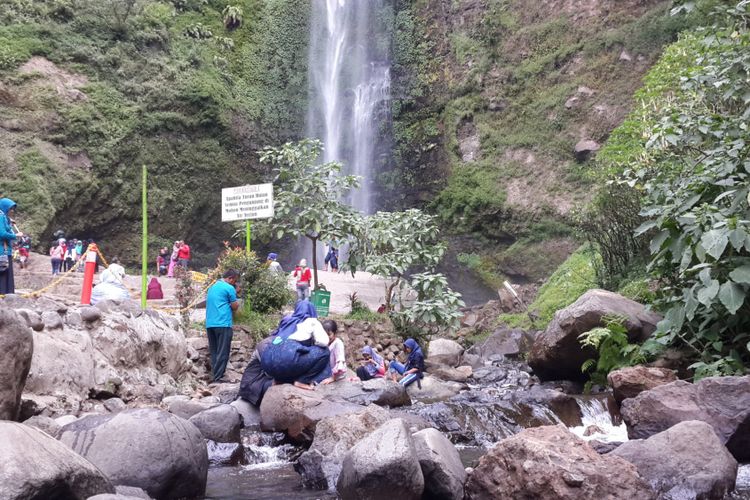 Coban Rondo atau air terjun janda di Kecamatan Pujon, Kabupaten Malang, Selasa (10/7/2018)