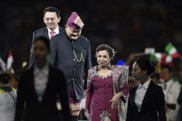 Wakil Gubernur DKI Jakarta Basuki Tjahaja Purnama, Gubernur Sulawesi Selatan Alex Noerdin dan Ketua Komite Olimpiade Indonesia Rita Subowo menghadiri upacara penutupan Asian Games di Incheon, Korea Selatan, Sabtu (4/10/2014).