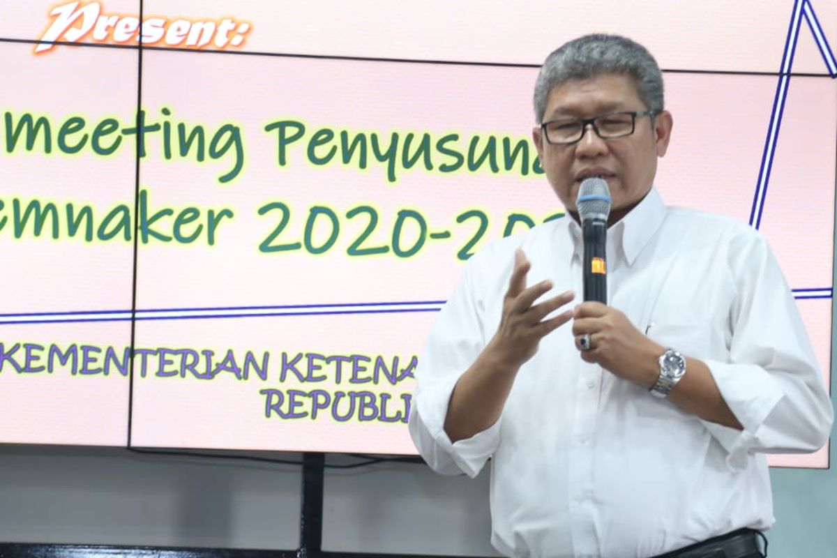 Sekjen Kemnaker Khairul Anwar menyampaikan 8 renstra ketenagakerjaan tahun 2020-2024 di Innovation Room Kemnaker pada Selasa (9/4/2019).