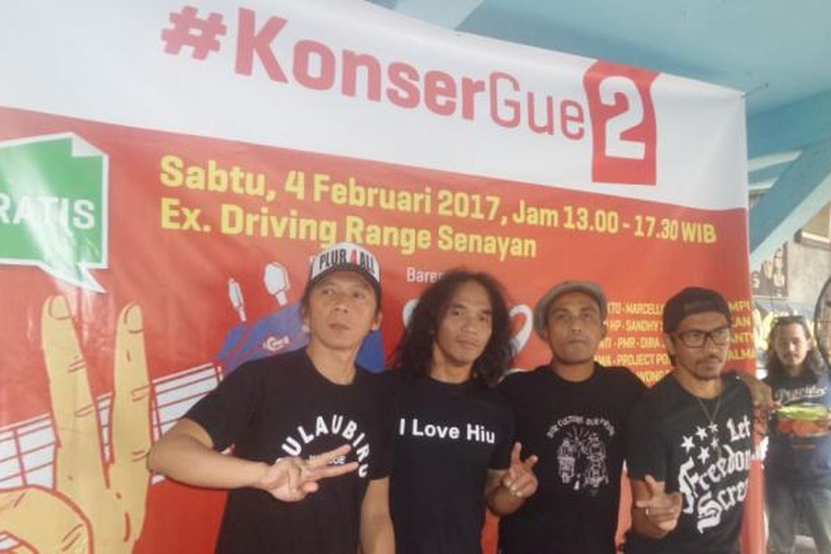 Slank diabadikan di sela konferensi pers #KonserGue2 di markas Slank, Gang Potlot III, Jakarta Selatan, Jumat (3/2/2017).